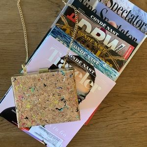 Cork pattered cross body bag with removable chain